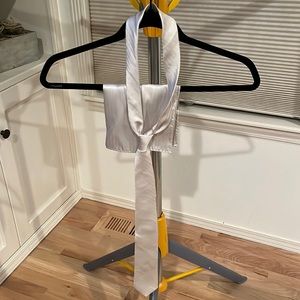 Show me your mumu “show me the ring crisp” color tie and pocket square